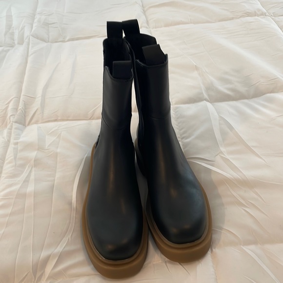 H&M Shoes - H&M size 10 shoes brand new never been worn